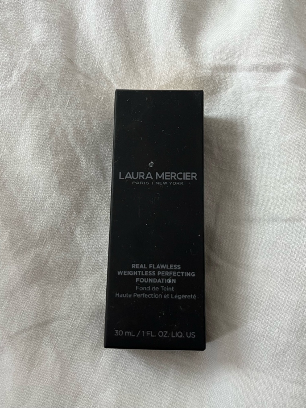 laura mercier Real Flawless weightless perfecting Foundation - shade Satin